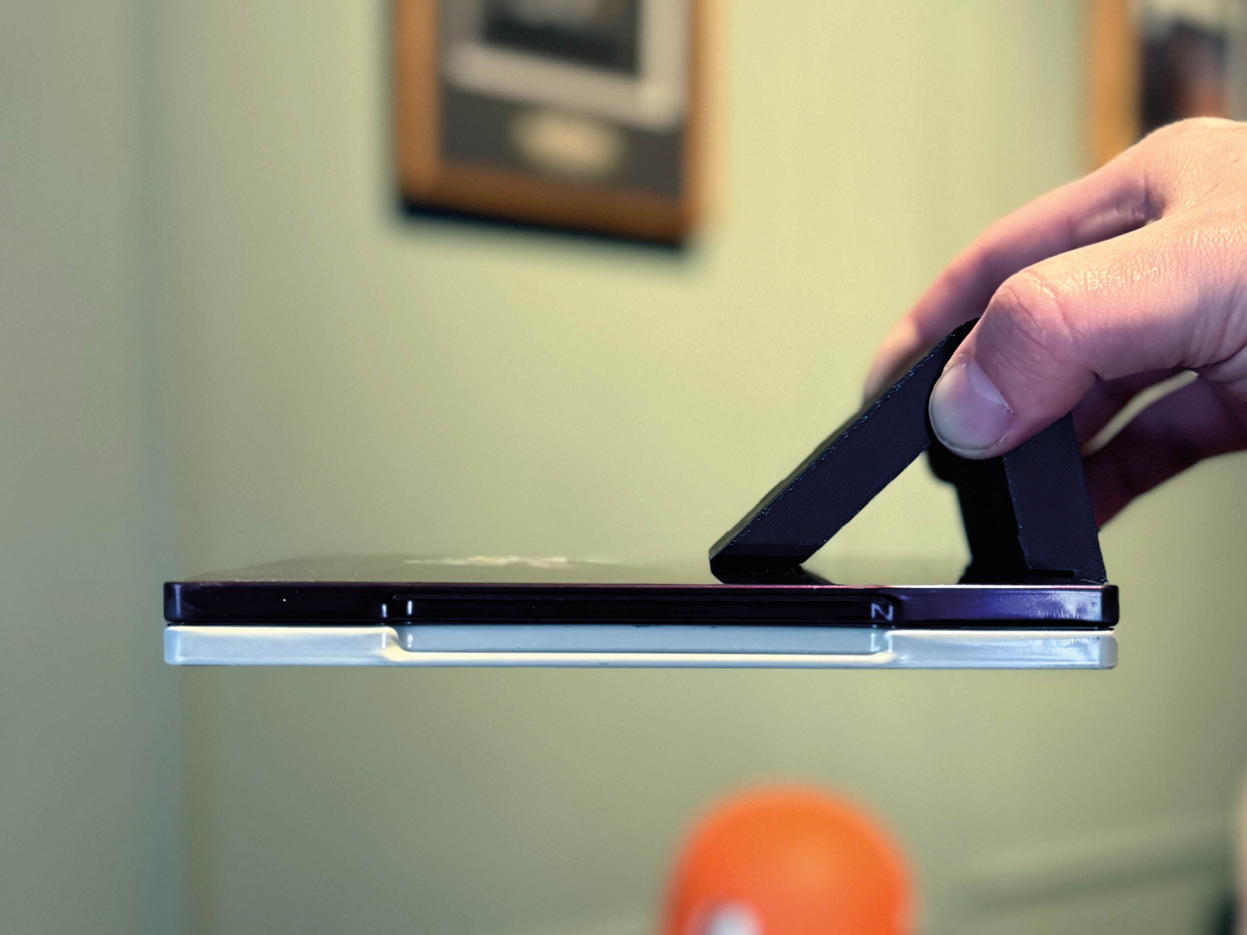 MagStand - Steelbook Desk/Shelf Display